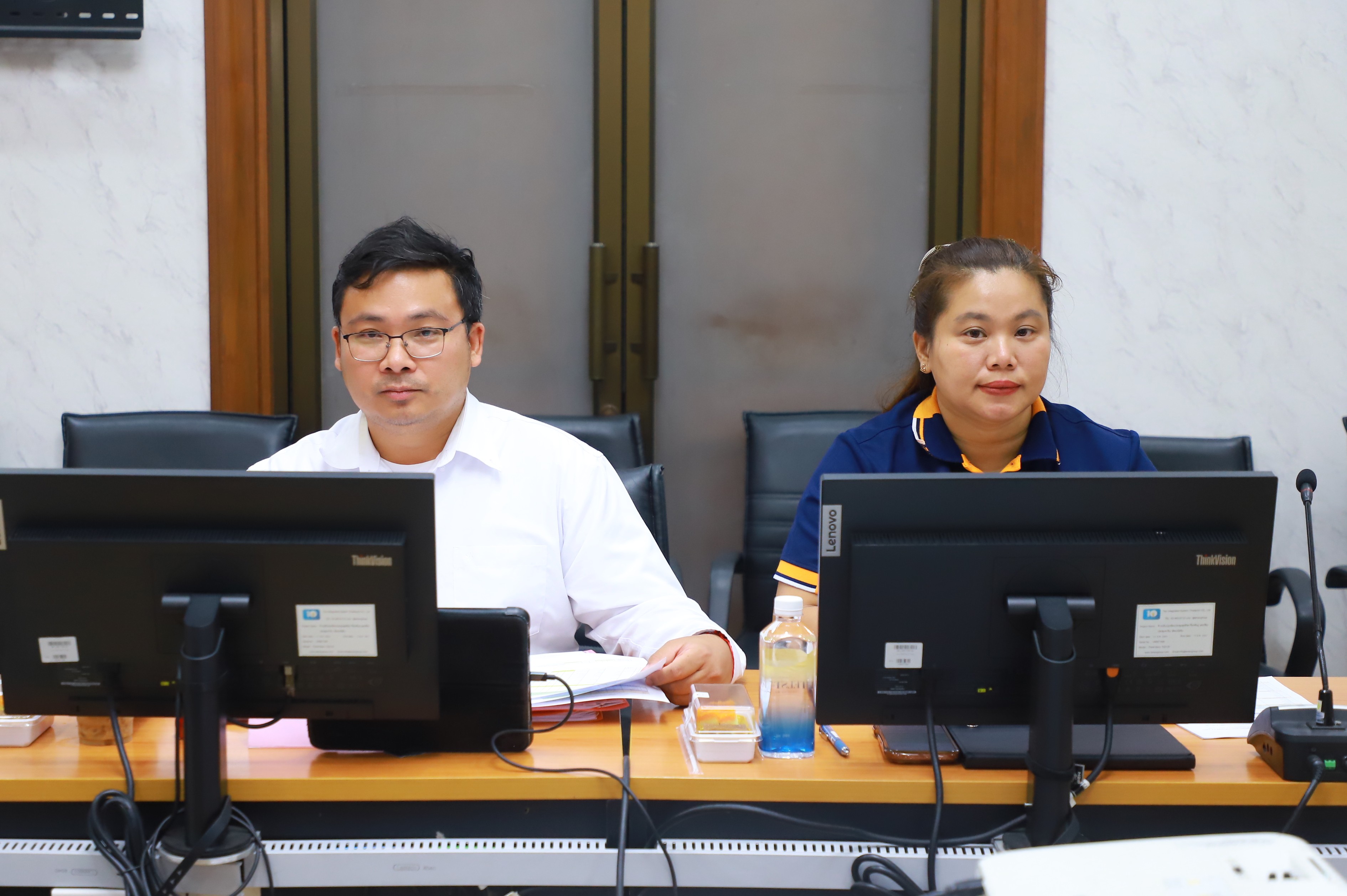 title - ส.ป.ก. ประชุม เรื่อง การลดหย่อนค่าธรรมเนียมในการจดทะเบียนสิทธิและนิติกรรมในการปฏิรูปที่ดินเพื่อเกษตรกรรม